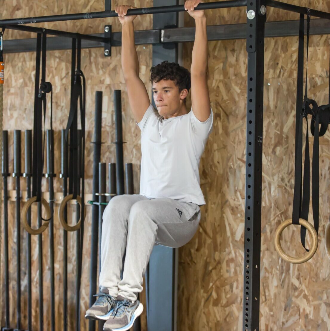 Potrait d'un gymnaste en séance de gysmnastique de Crossfit Karreg